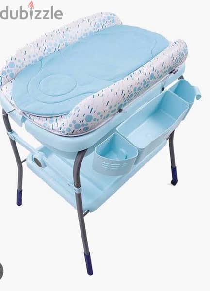 Chicco changing table with tub  Like new used one time only 2