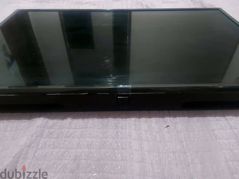 شاشة LG 43 smart 4k مكسورة مش شغالة 3