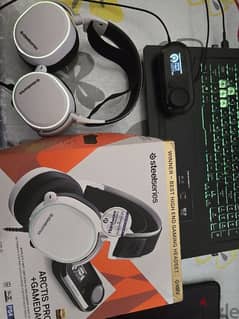 SteelSeries ARCTIS PRO + GAMEDAC Gaming Headset (White) 0