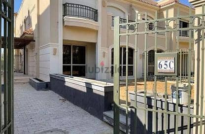 Corner townhouse for sale, immediate receipt, in Shorouk, large area with garden 7