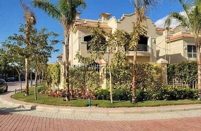 Corner townhouse for sale, immediate receipt, in Shorouk, large area with garden 8