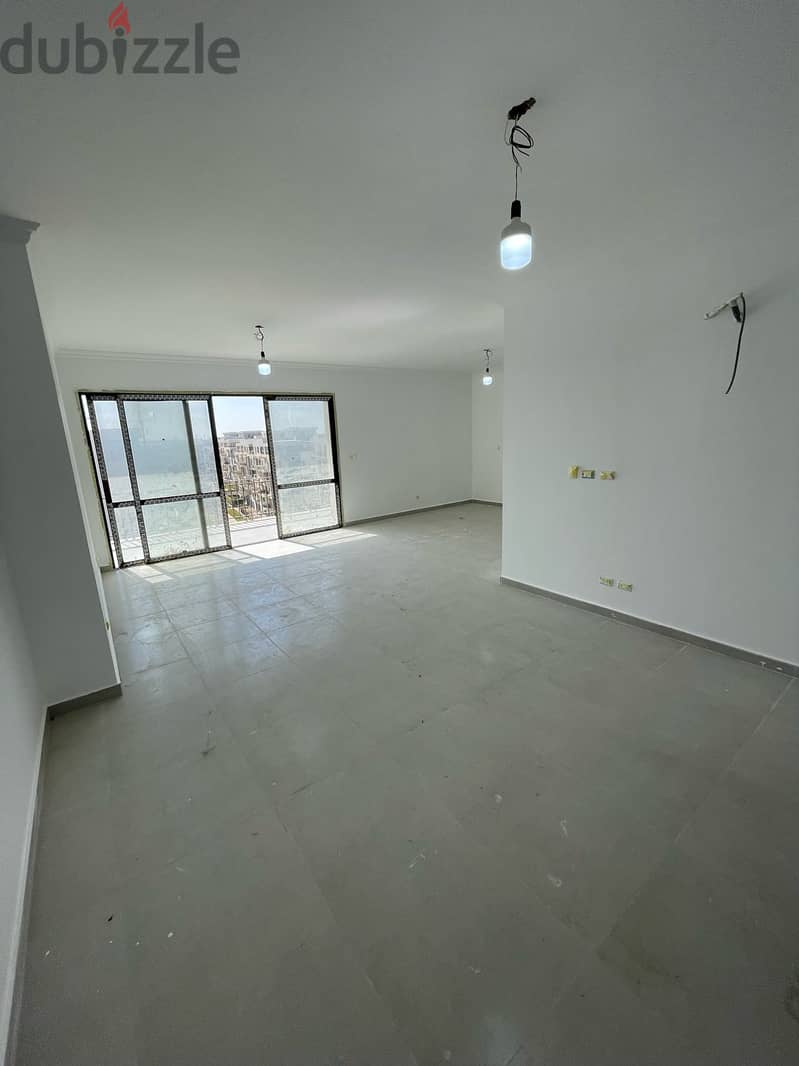 Penthouse 238m for sale in sodic eastown new cairo near AUC 1