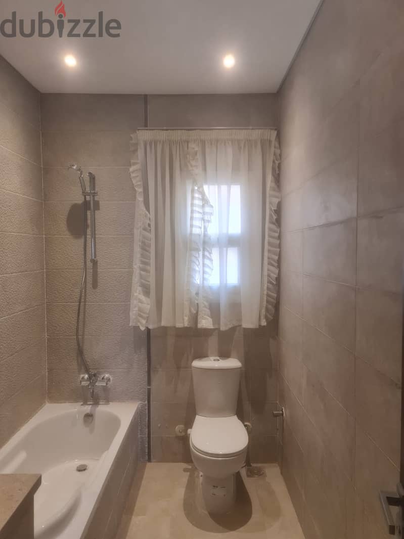 apartment 160 m prime location view landscabe Fully furnished Kitchen with appliances+ air conditioners Super Lux finishing in Compound 90 Avenue 7
