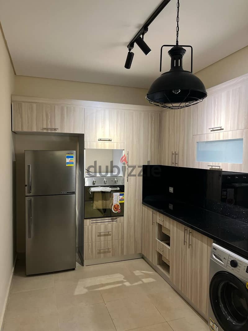 apartment 160 m prime location view landscabe Fully furnished Kitchen with appliances+ air conditioners Super Lux finishing in Compound 90 Avenue 25