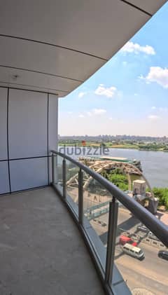 For sale an imaginary apartment 430 m on the Nile directly on the 18th floor in immediate receipt Maadi under the management of Hilton Hotel