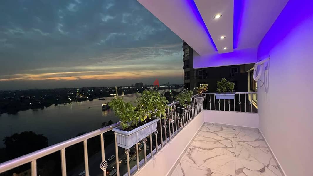 For sale an imaginary apartment 430 m on the Nile directly on the 18th floor in immediate receipt Maadi under the management of Hilton Hotel 11