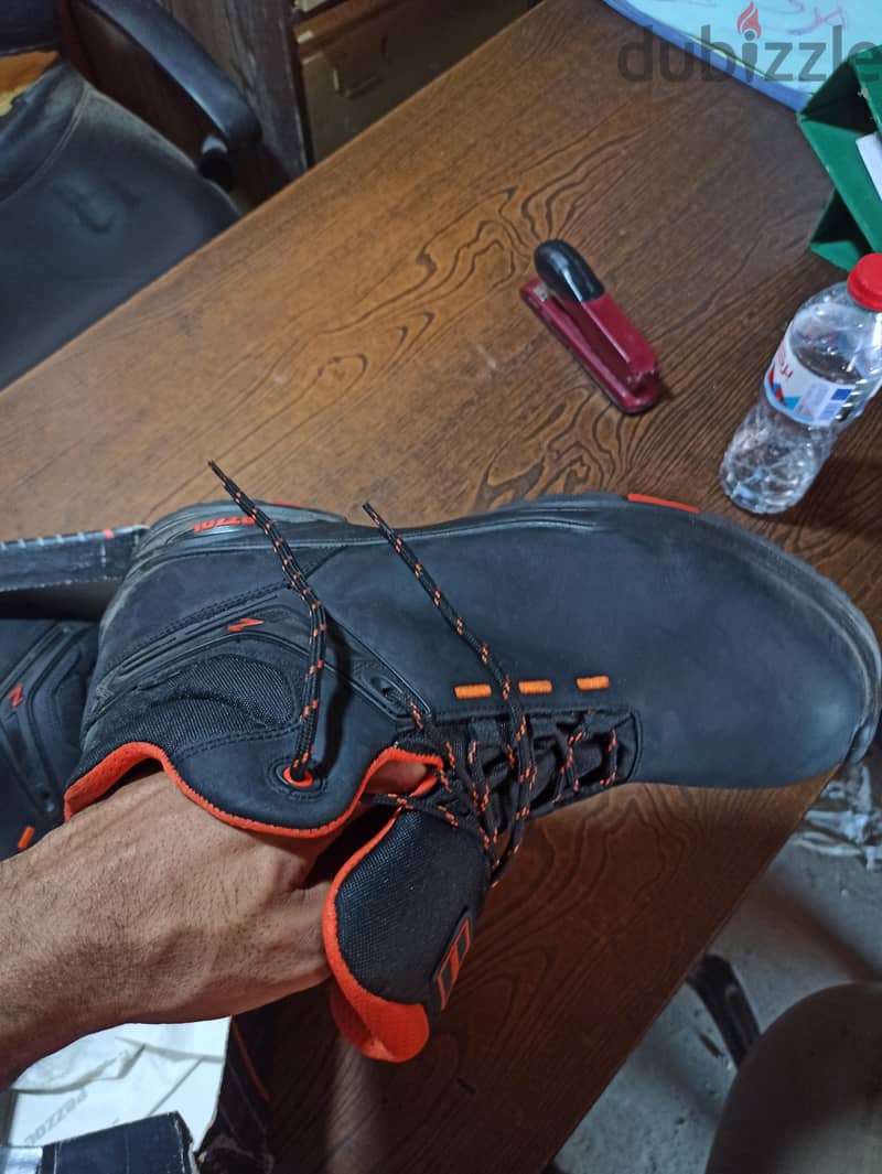 سيفتي شوز من نوع بيزول مقاس 46 انتاج 11/2021 . . . Pezzol safety shoes 3