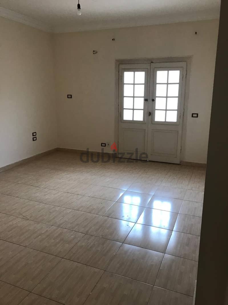 Apartment for rent in the sixth tourist area, suitable for administration 1