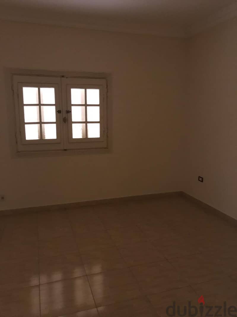 Apartment for rent in the sixth tourist area, suitable for administration 3