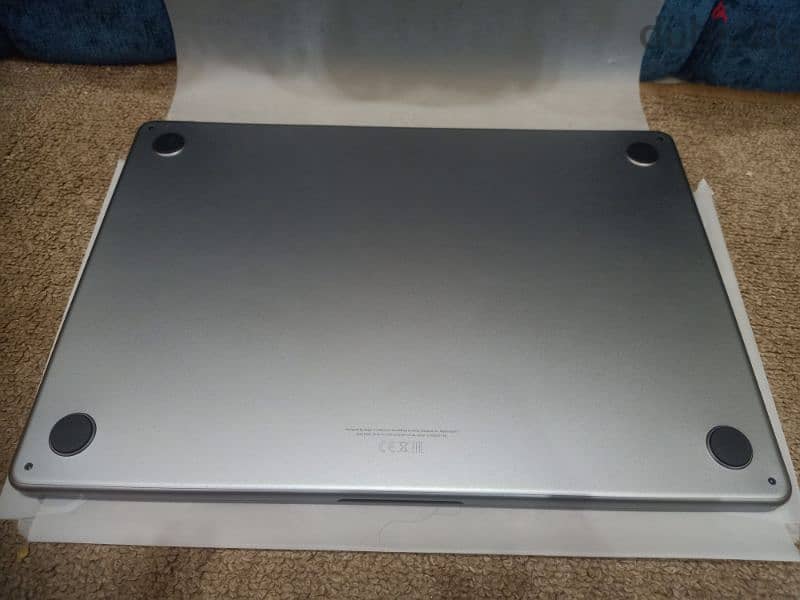 MacBook Air M2 15inch 512gb 1