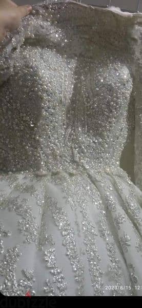 فستان زفاف في حالة الجديد 7