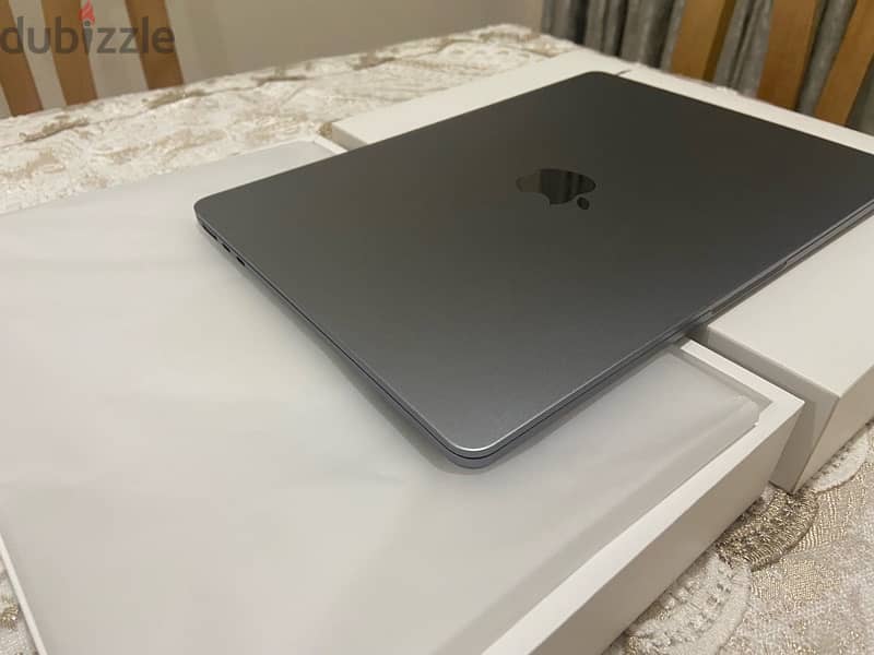 Macbook Air M2 -  جديد تماما مشحون ٢٦ مرة فقط بدون ولا خدش 2