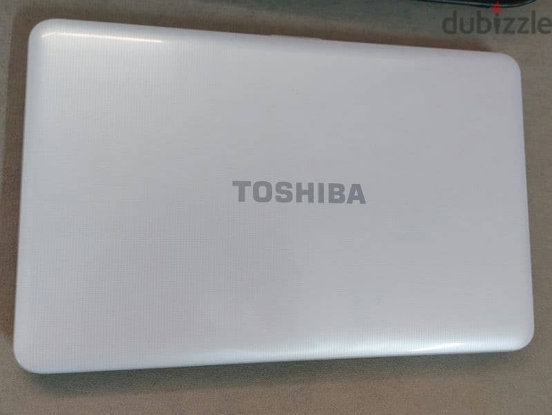 Toshiba C850 , i3 3th , 500 GB , RAM 4 2