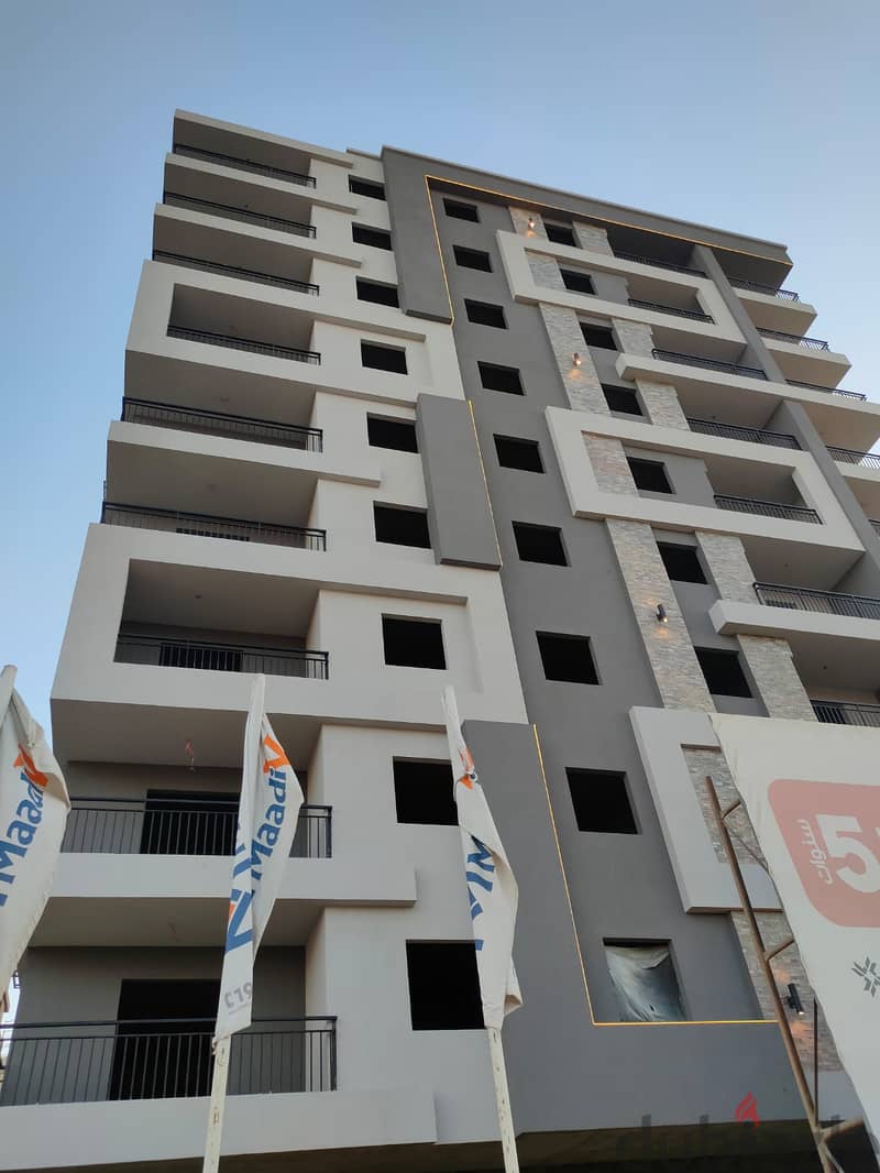 Apartment for sale, 132 m in Zahraa El Maadi, directly next to Wadi Degla Club, inside a full-service compound, on a 20 m wide street, with a 50% down 1