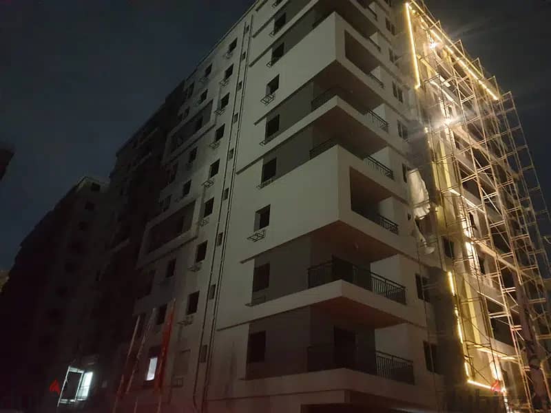 Apartment for sale, 132 m in Zahraa El Maadi, directly next to Wadi Degla Club, inside a full-service compound, on a 20 m wide street, with a 50% down 11
