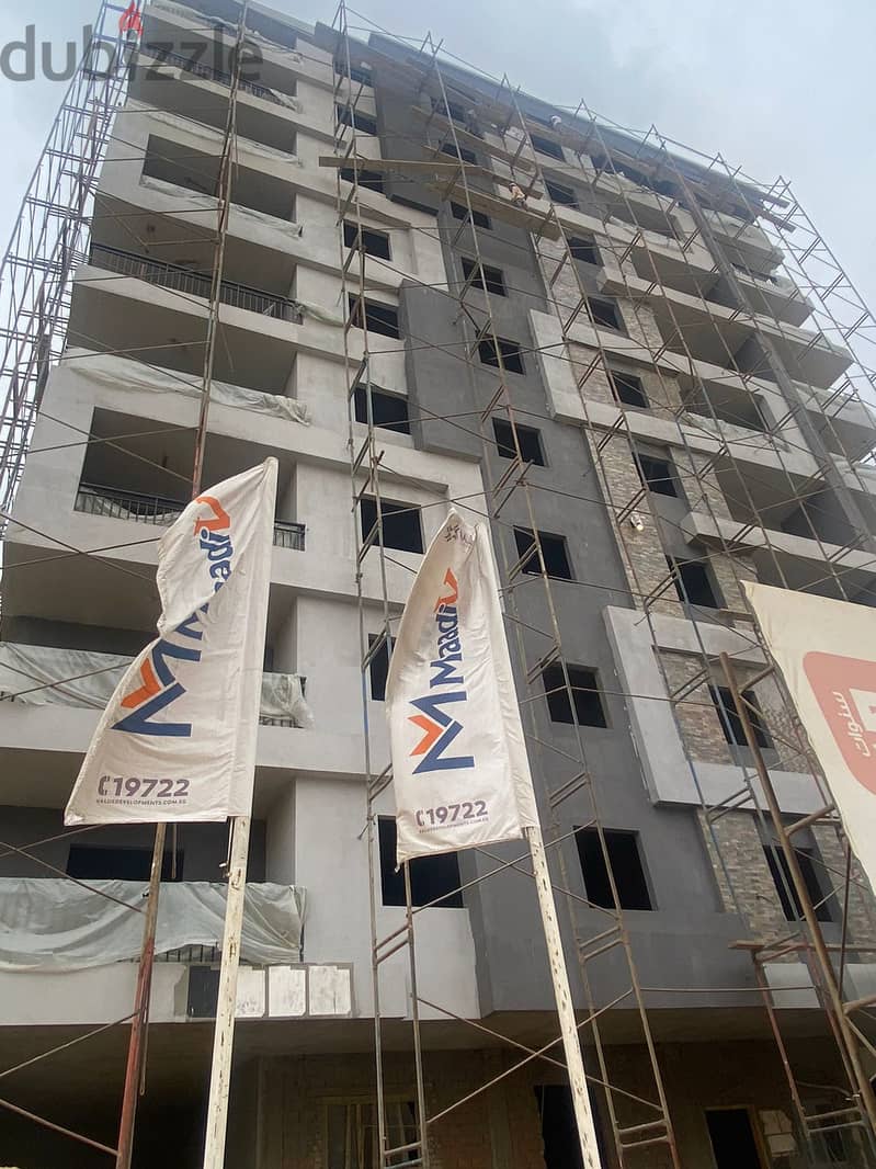 Apartment for sale, 132 m in Zahraa El Maadi, directly next to Wadi Degla Club, inside a full-service compound, on a 20 m wide street, with a 50% down 15
