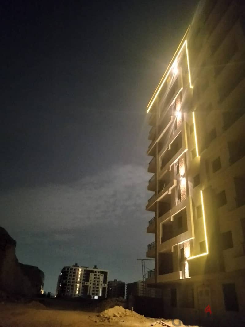 Apartment for sale, 132 m in Zahraa El Maadi, directly next to Wadi Degla Club, inside a full-service compound, on a 20 m wide street, with a 50% down 16