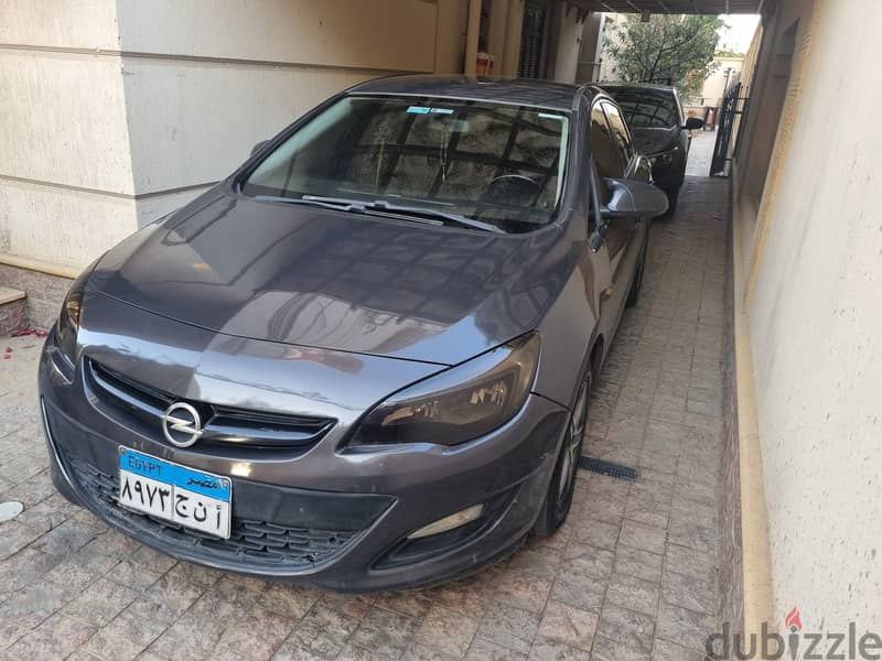 Opel Astra 2013 excellent condition 2