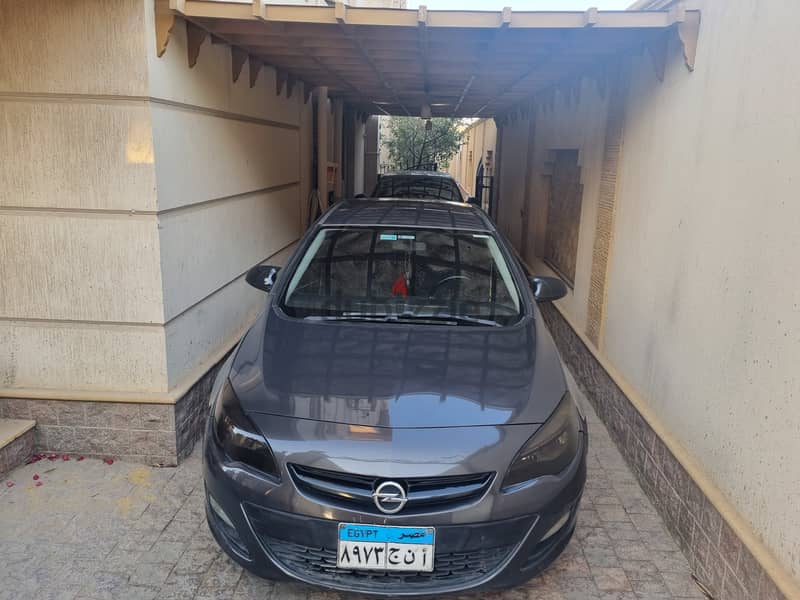 Opel Astra 2013 excellent condition 3