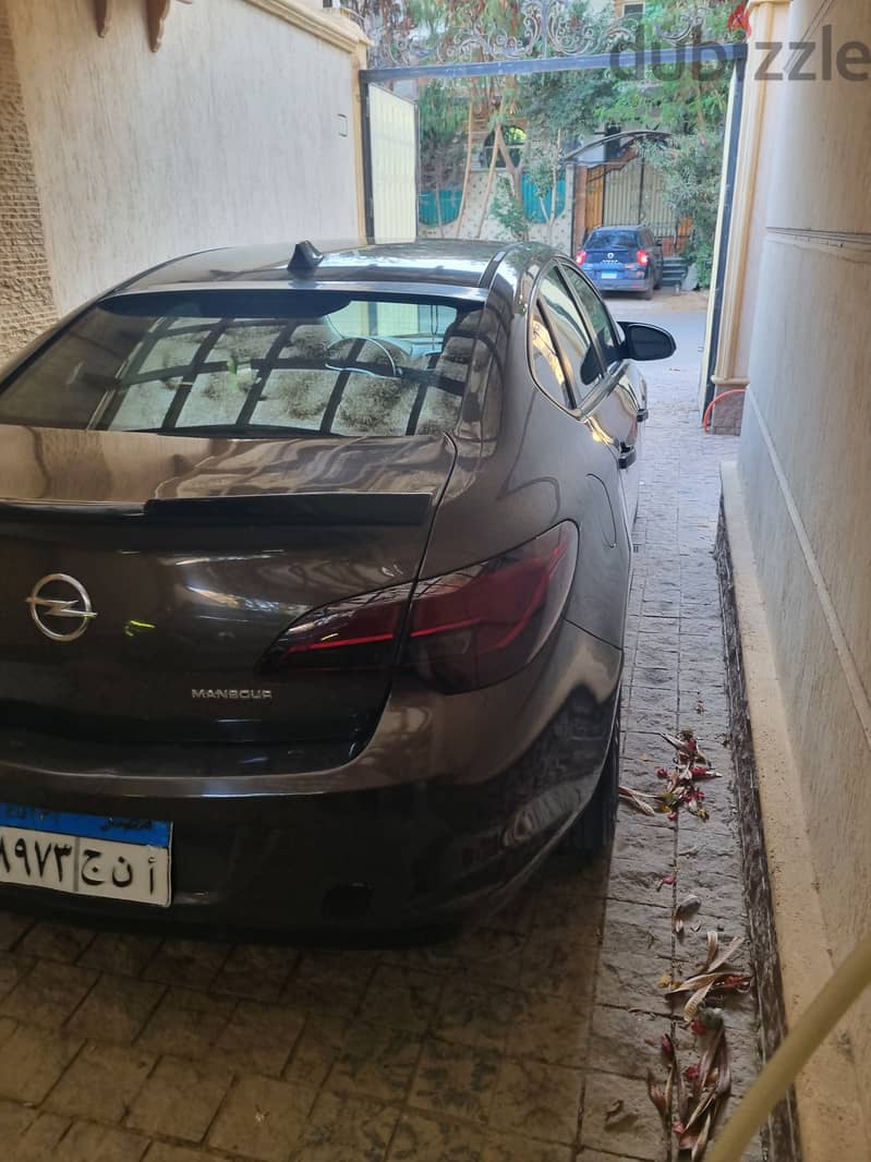 Opel Astra 2013 excellent condition 6