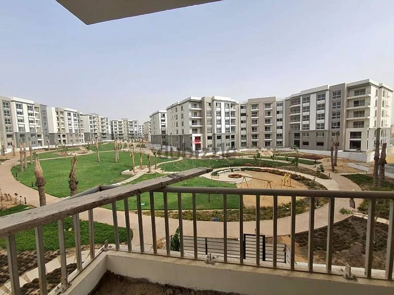 Own a studio with a down payment of 650,000 EGP in one of the most vibrant areas next to AUC 6