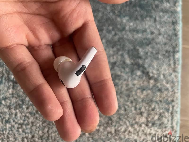 air pods pro generation 2 from Kuwait without box 5