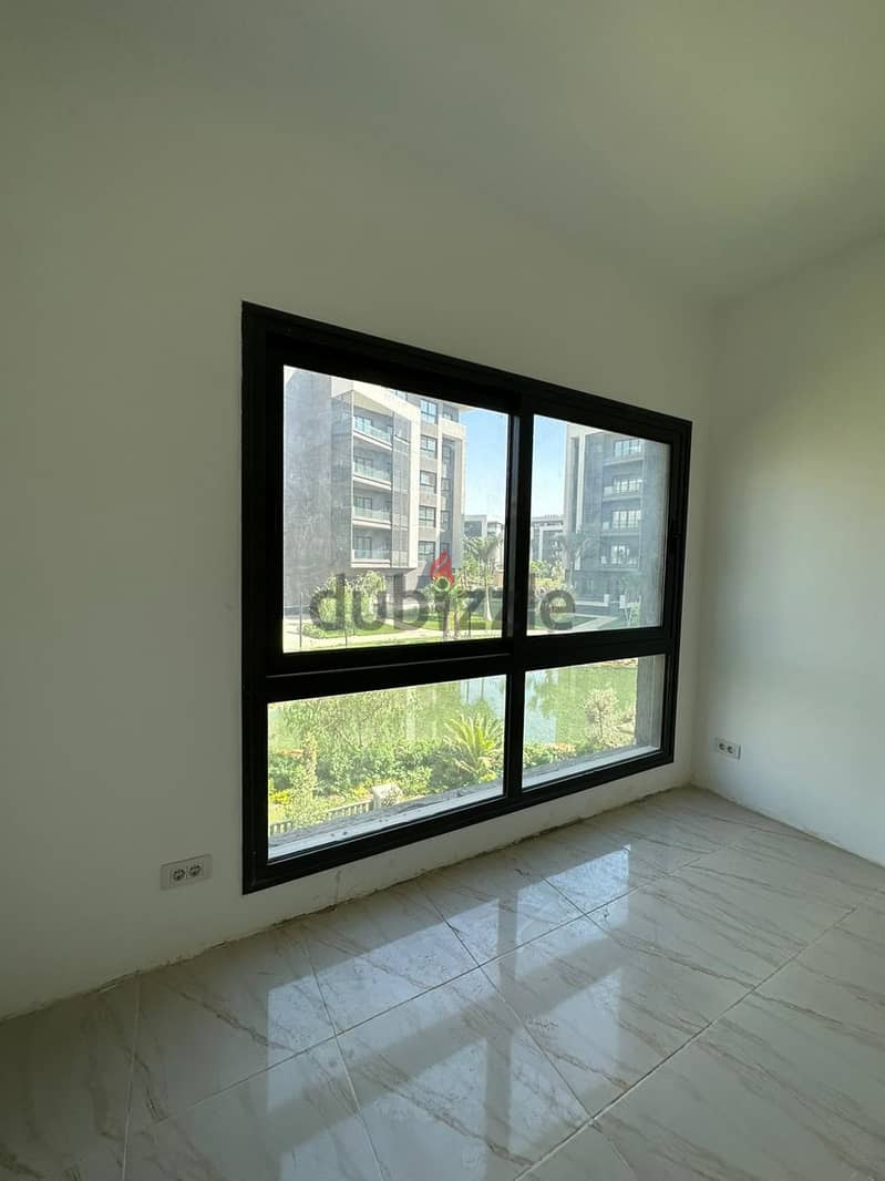 Apartment For Sale 150 m prime location over looking majestic lake  privado madinaty 7