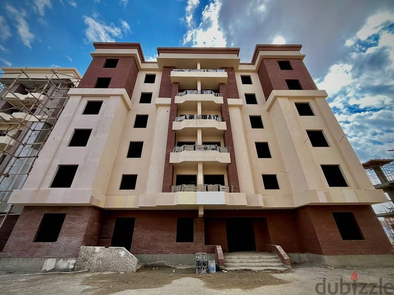 Early Delivery Apartment 200m 3BR in New Cairo 8