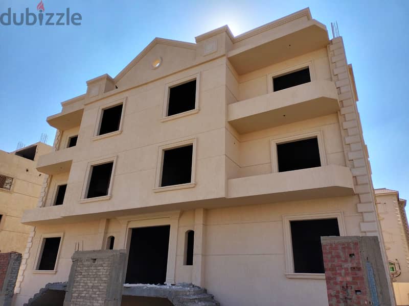 شقة للبيع بمدينة الشيخ زايد الحى التاسع منطقة فيلات دور ثان 240م بالقرب من كل الخدمات بمكان راقى جدا 2