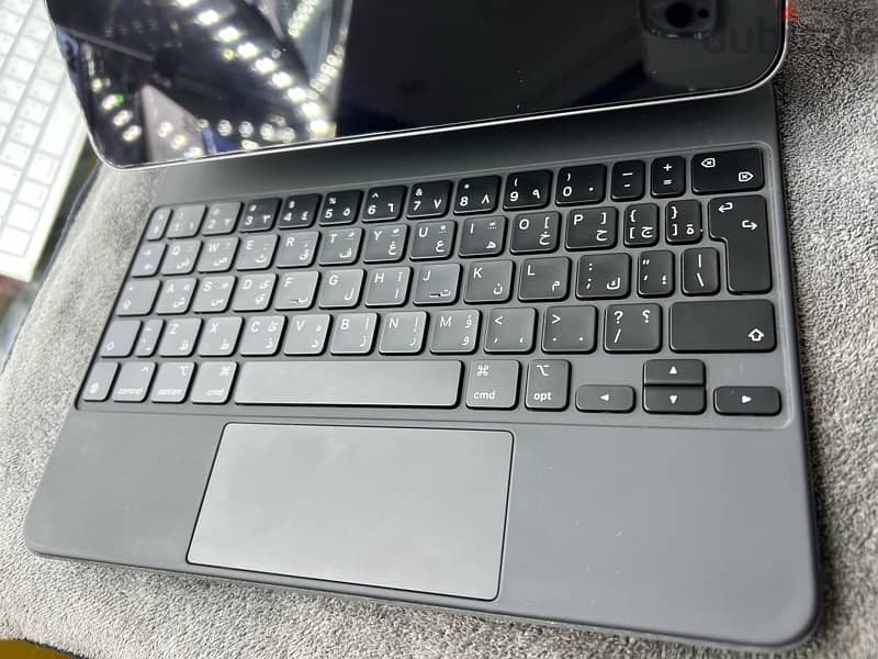 Apple Magic Keyboard 11 inch كالجديد تماما يعتبر لم يستخدم 2
