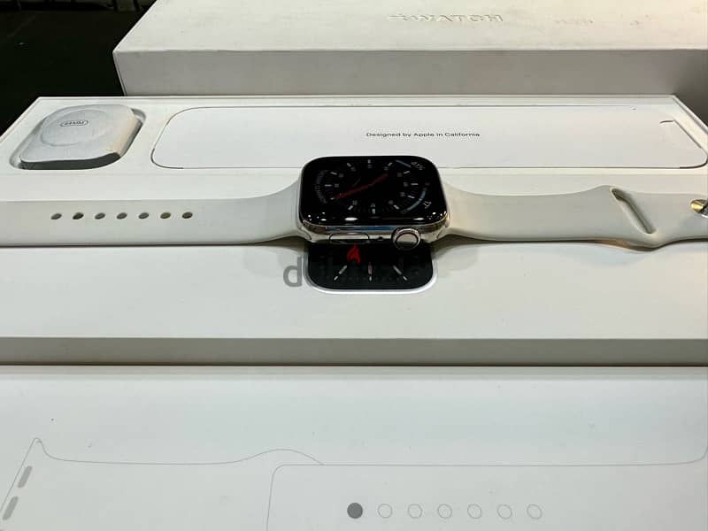 Apple Watch Series 6 Silver Stainless steel 44mm Excellent condition 7